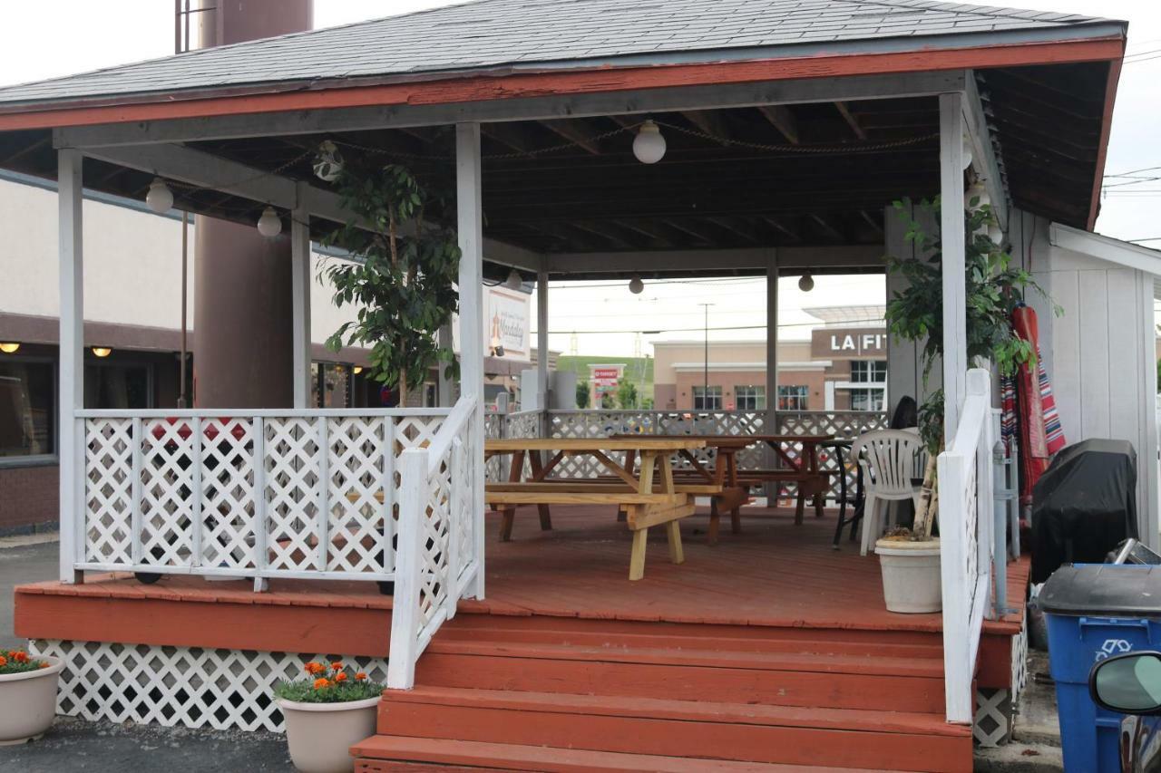 Woodland Inn Niagarawatervallen Buitenkant foto